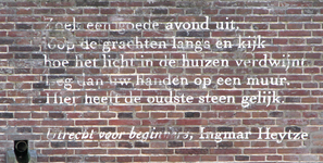 828500 Afbeelding van een gedicht van de Utrechtse dichter Ingmar Heytze uit de bundel Utrecht voor beginners , ...
